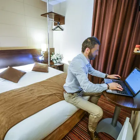 Hotel Inn Design & Restaurant Poitiers 3* Poitiers