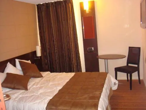 Hotel Design & Restaurant 3*